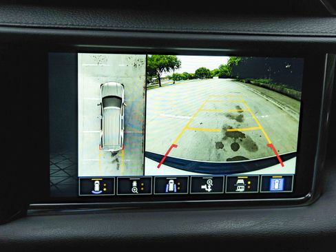 Used 2023 GMC Yukon Denali AWD/4WD image 29