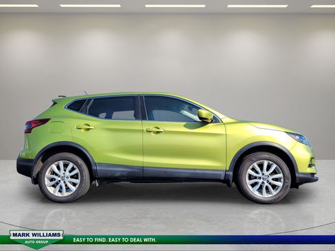 Used 2020 Nissan Rogue Sport S w/ Appearance Package AWD/4WD image 2