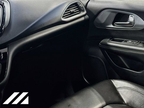 Used 2020 Chrysler Pacifica Touring-L w/ S Appearance Package FWD image 24