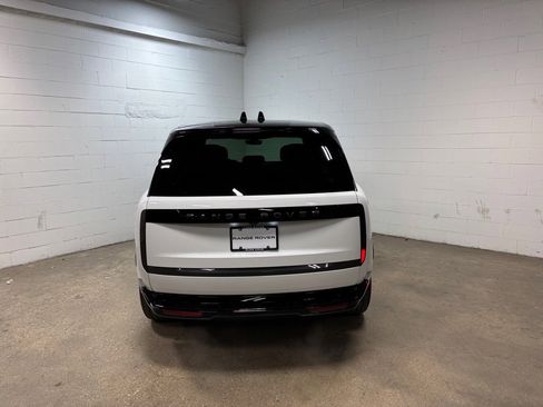 New 2025 Land Rover Range Rover SE image 8