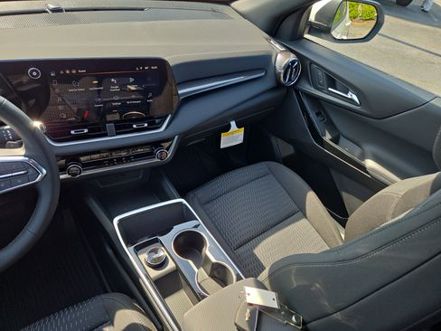 New 2026 Chevrolet Equinox LT w/ Safety and Technology Package FWD image 20