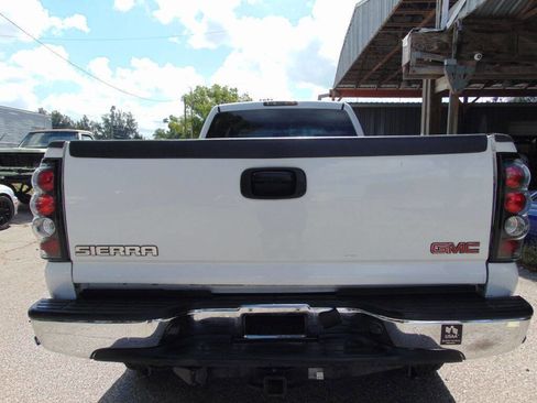 Used 2004 GMC Sierra 2500 SLT w/ Heavy-Duty Power Package AWD/4WD image 10