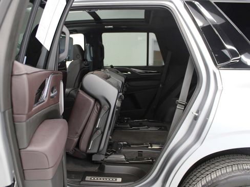 Used 2023 Cadillac Escalade Sport Platinum w/ LPO, ONYX Package image 54