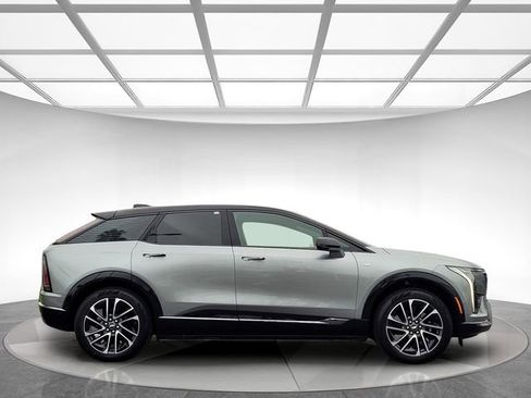 New 2026 Cadillac Optiq Sport 1 image 4