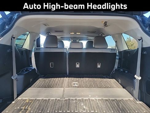 Used 2021 Toyota Highlander XLE image 12