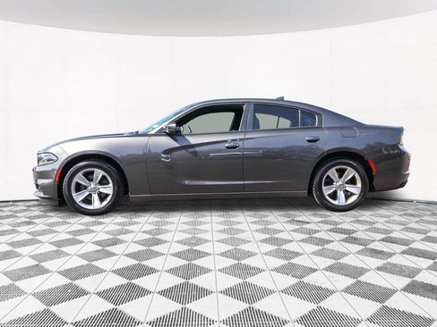 Used 2018 Dodge Charger SXT Plus w/ Driver Convenience Group RWD image 16