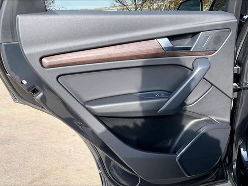 Used 2024 Audi Q5 Premium image 20