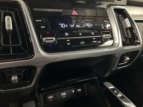 Used 2022 Kia Sorento SX image 17