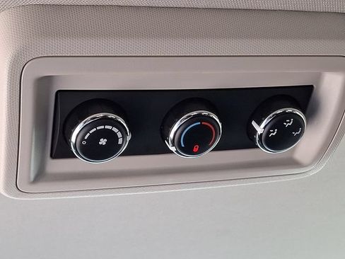 Used 2019 Dodge Grand Caravan SE FWD image 13