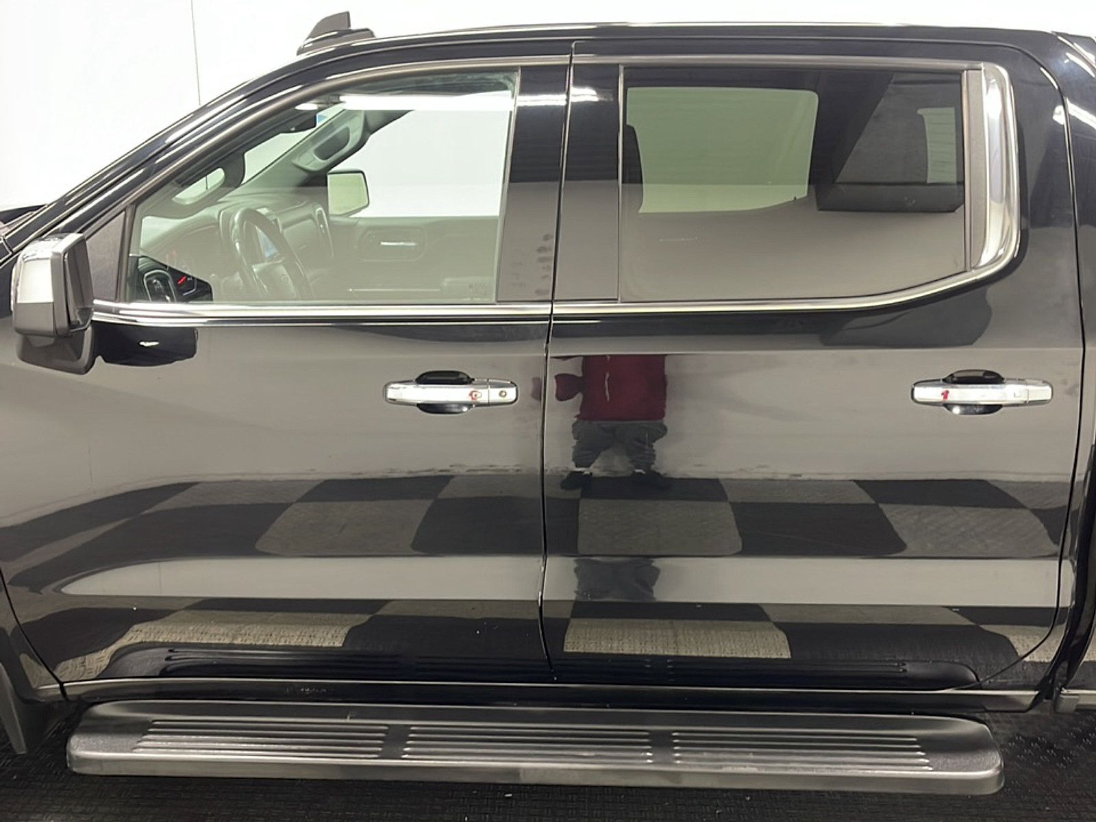 Used 2019 Chevrolet Silverado 1500 LTZ w/ LTZ Plus Package AWD/4WD image 14