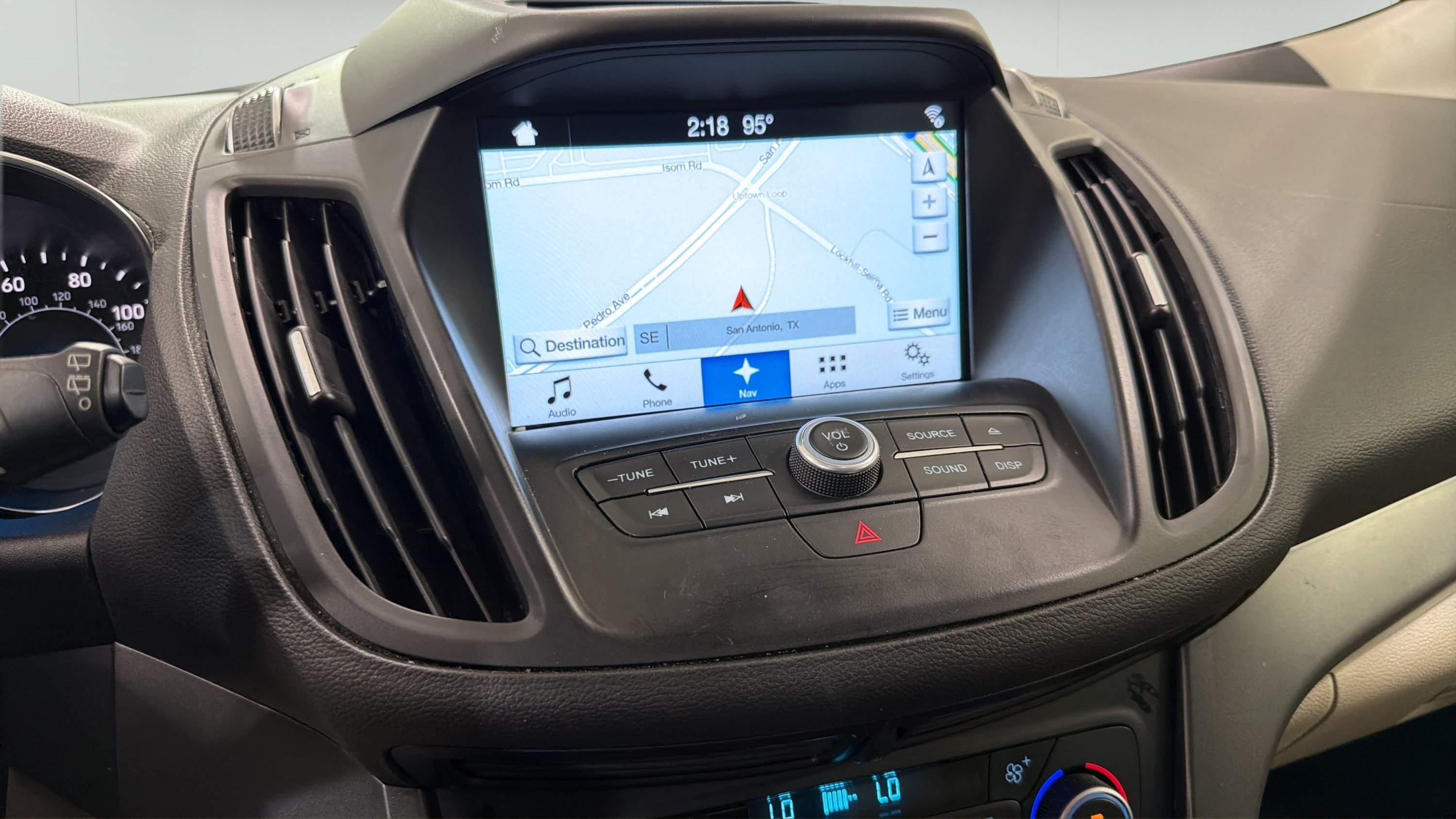 Used 2018 Ford Escape SE w/ SE Sync 3 Package AWD/4WD image 17