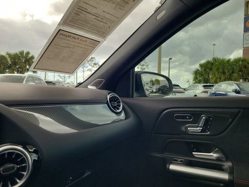 Used 2025 Mercedes-Benz GLA 35 AMG 4MATIC image 34