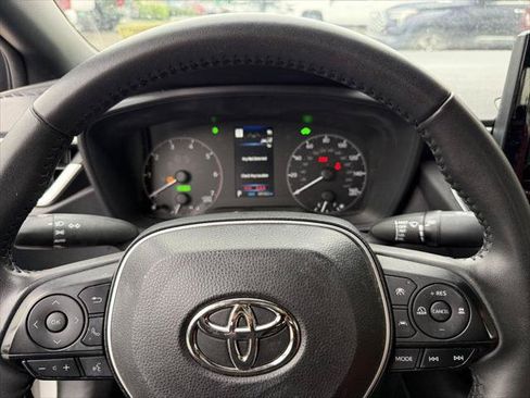 Certified 2023 Toyota Corolla SE w/ SE Package FWD image 17