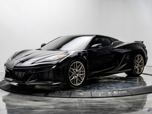 Used 2023 Chevrolet Corvette Z06 image 3