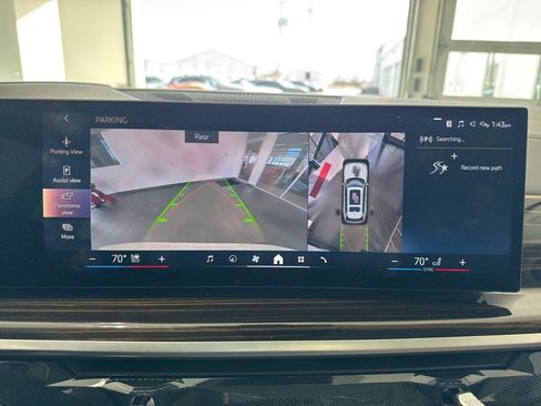 Certified 2025 BMW X7 xDrive40i w/ Premium Package image 24