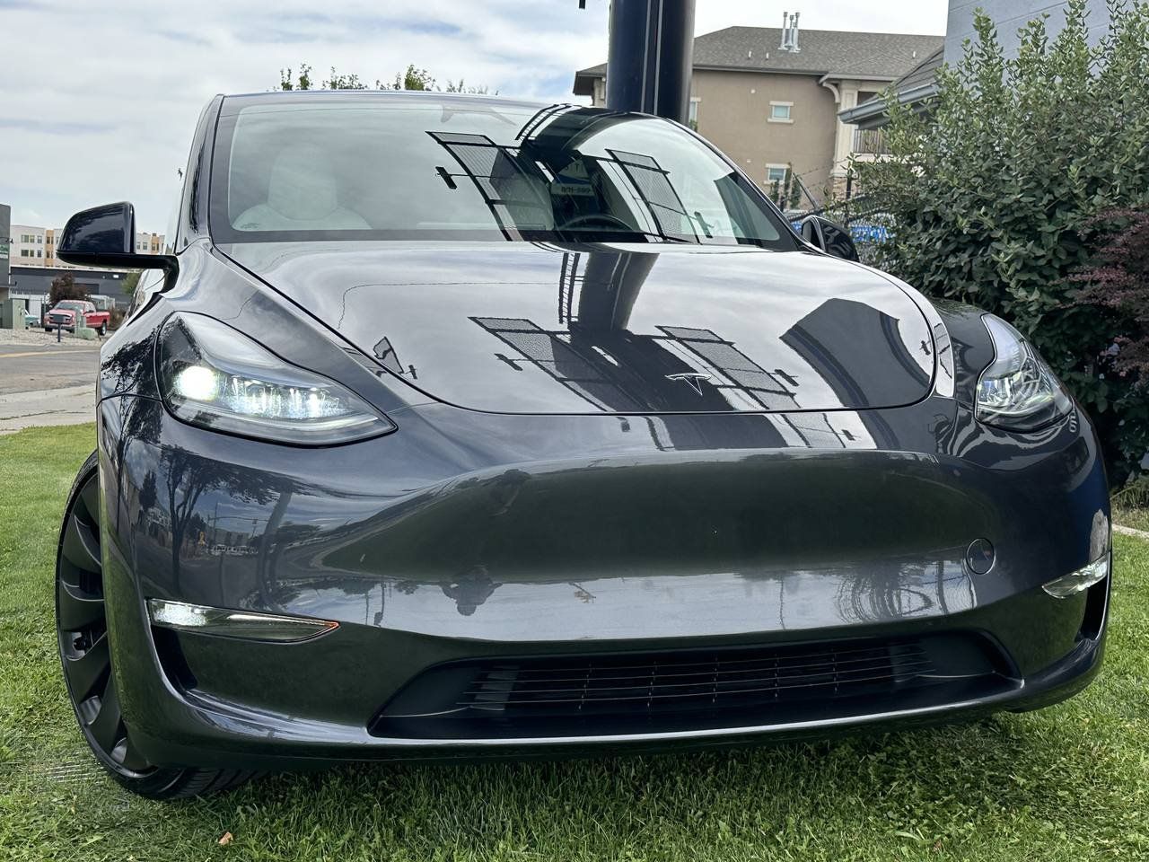 Used 2025 Tesla Model Y Performance AWD/4WD image 4
