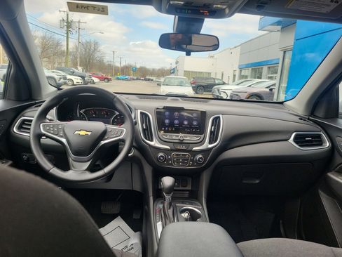 Used 2022 Chevrolet Equinox LT image 3