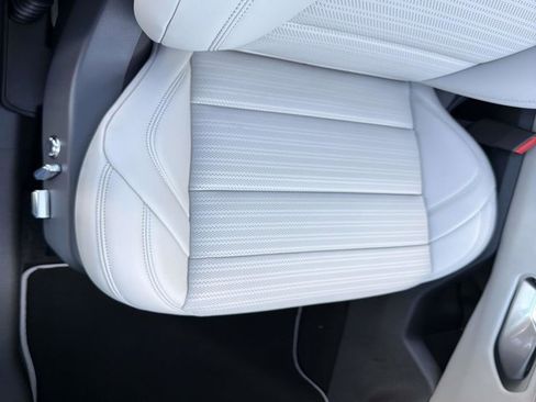 New 2026 Lincoln Nautilus Reserve AWD/4WD image 18
