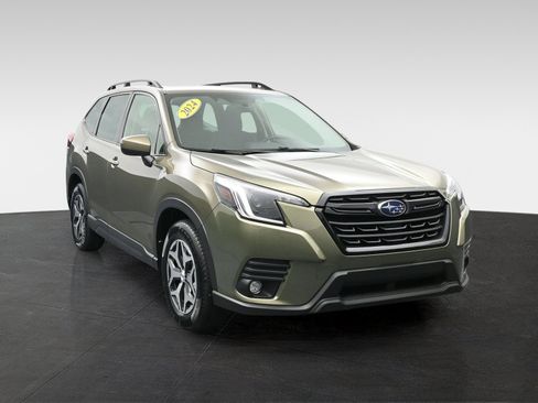 Used 2024 Subaru Forester Premium AWD/4WD image 2