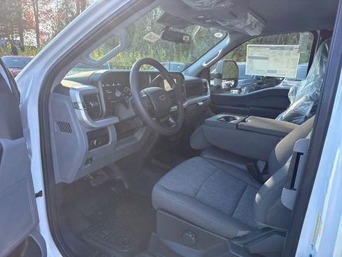 New 2026 Ford F250 XL w/ XL Off-Road Package image 9