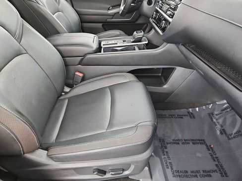 Used 2022 Nissan Pathfinder SL w/ SL Black Package image 22