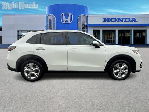 Used 2023 Honda HR-V LX image 8