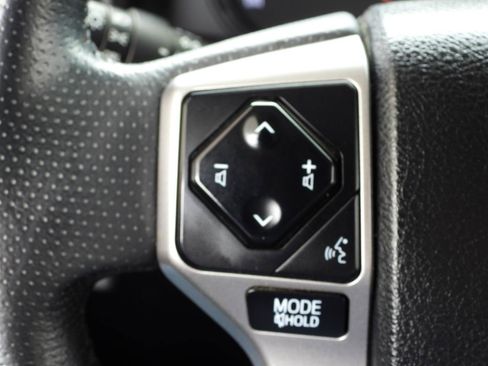 Used 2020 Toyota 4Runner SR5 AWD/4WD image 91
