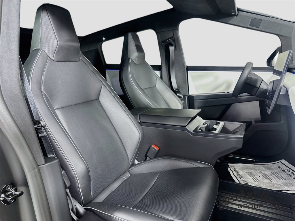 Used 2024 Tesla Cybertruck Cyberbeast AWD/4WD image 36