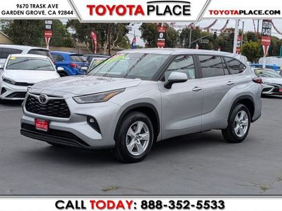 Used 2025 Toyota Highlander LE
