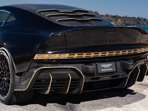 Used 2024 Aston Martin Valour image 30
