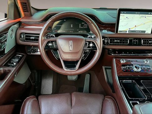Used 2023 Lincoln Aviator Black Label w/ Dynamic Handling Package image 5