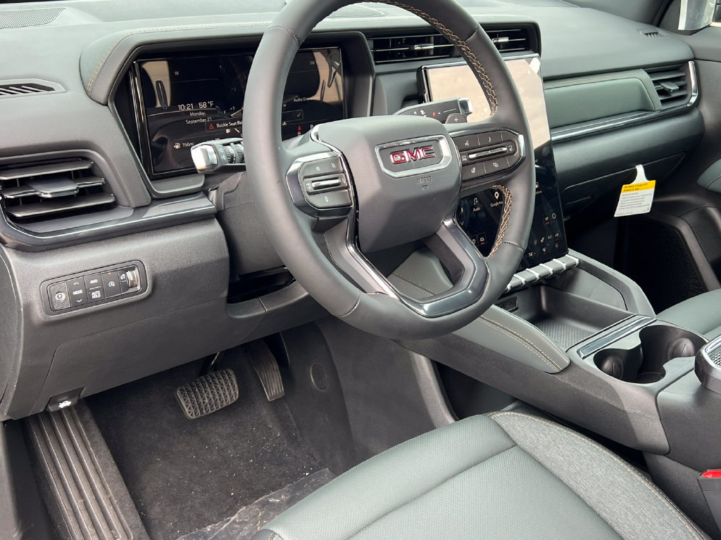 New 2027 GMC Terrain AT4 w/ Convenience Package III AWD/4WD image 16