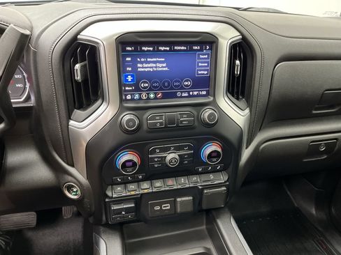 Used 2020 Chevrolet Silverado 1500 LTZ w/ LTZ Plus Package image 18