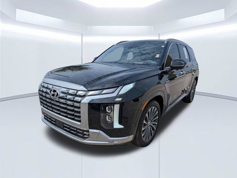 Certified 2025 Hyundai Palisade Calligraphy FWD image 9
