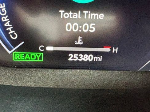 Used 2025 Toyota RAV4 XSE w/ Advanced Technology Package image 12