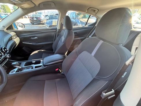 Used 2025 Nissan Sentra SV FWD image 35