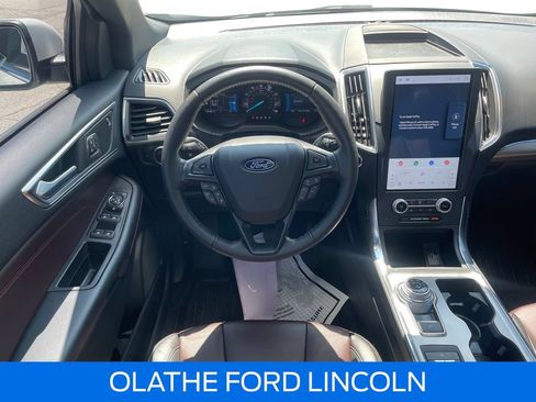 Certified 2022 Ford Edge Titanium w/ Equipment Group 301A AWD/4WD image 17