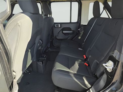 Used 2020 Jeep Wrangler Unlimited Sport image 14
