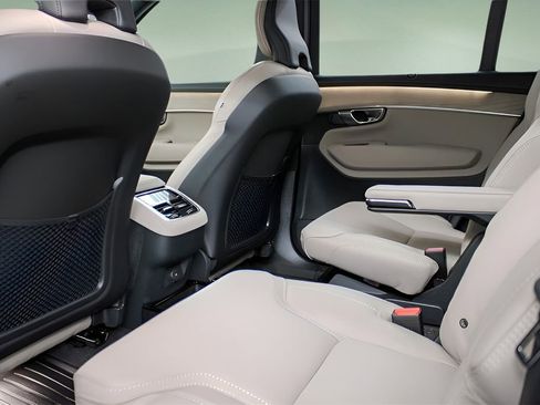 New 2026 Volvo XC60 B5 Plus w/ Protection Package Premier image 27