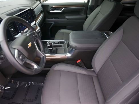 Used 2025 Chevrolet Silverado 1500 LT RWD image 14