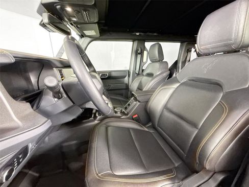 Used 2024 Ford Bronco Badlands image 3