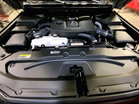 Certified 2024 Lexus GX 550 w/ Cold Area Package AWD/4WD image 32