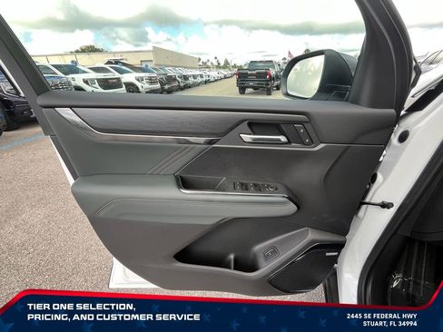 New 2026 GMC Acadia AT4 w/ Luxury Package AWD/4WD image 24