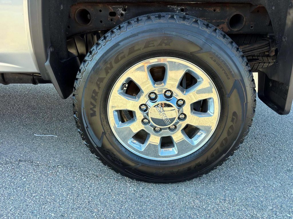 Used 2019 GMC Sierra 2500 SLE AWD/4WD image 9