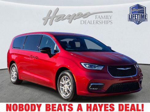 New 2026 Chrysler Pacifica Select image 1