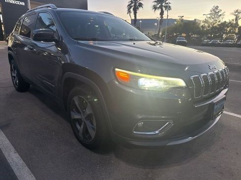 Used 2019 Jeep Cherokee Limited FWD image 2