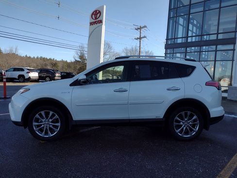 Used 2018 Toyota RAV4 Limited image 2