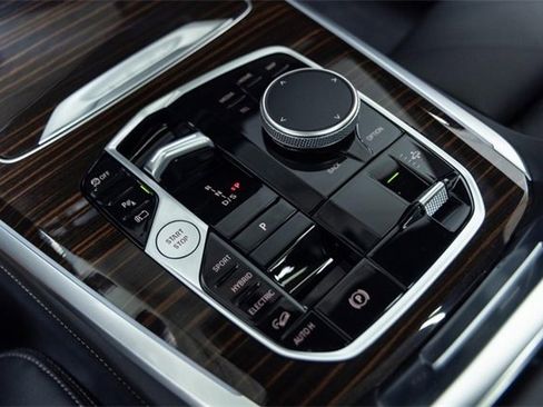 New 2026 BMW X5 xDrive50e w/ Climate Comfort Package image 23