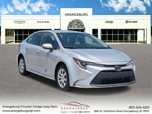Used 2024 Toyota Corolla LE FWD image 1