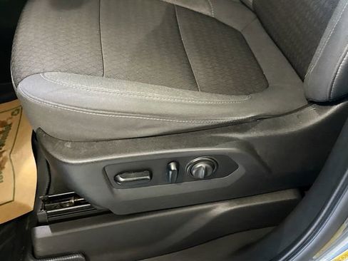 Used 2021 Chevrolet Silverado 1500 LT image 19